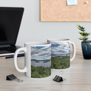 Taza panorámica de las islas del lago Lomond / Regalo de las Tierras Altas escocesas / Aventuras legendarias de Escocia, 325 ml imagen 2