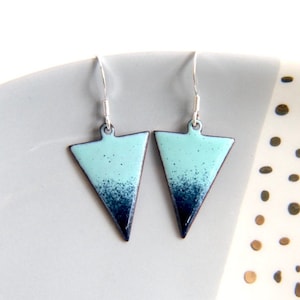 Enamel earrings turquoise and black in a triangular arrow head shape