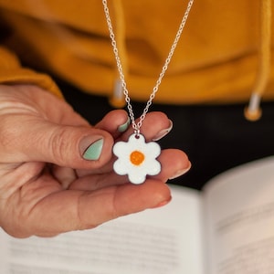 Daisy Necklace with silver chain, white & yellow flower pendant in enamel