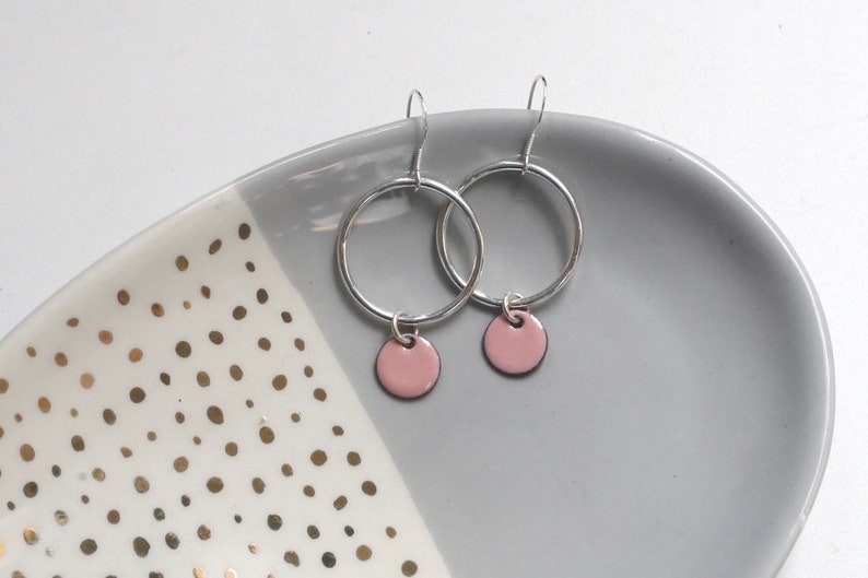 Big hoop earrings with enamel discs image 3