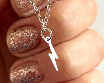 Zierlicher silberner Blitz Anhänger aus 925 Sterling Silber