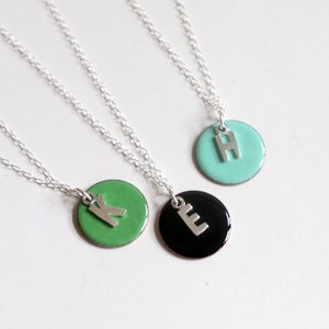 Collar de Letras Personalizado, Elige tu propia letra y disco de esmalte 20 mm