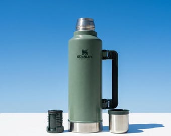 Stanley Style 64oz Classic Vacuum Insulated Flask, 2QT Hammertone Green Rugged Thermos, Outdoor Camping Fishing Gear, Father's Day Gift