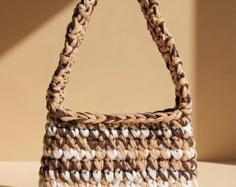 Crochet Bag Pattern: 90s Baguette Purse, T-Shirt Yarn, Beginner Friendly (Digital Download)