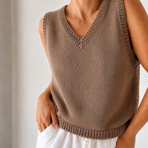Patrón de punto para chaleco fácil con cuello en V (PDF), top minimalista de punto liso, jersey de verano para superponer, bordes acanalados, ideal para el armario.