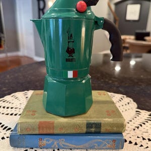 Bialetti Moka Express Alpina Stovetop Espresso Maker Moka Pot 3 tazas verde