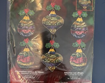 Zeldzame doe-het-zelf Bucilla sieradenset met 6 ornamenten, nieuw en verzegeld.