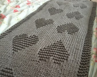 Knitting Pattern, Super Chunky Heart Bed Runner, Instant Download