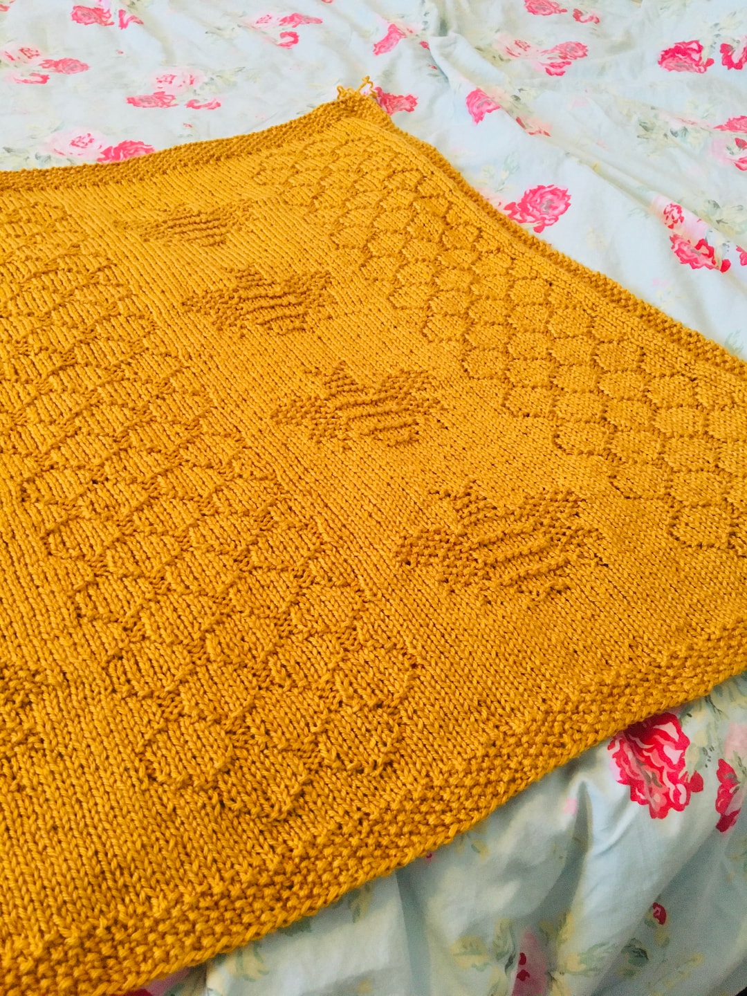 Knitting Pattern, Bumble Bee Blanket, PDF, Instant Download, Baby