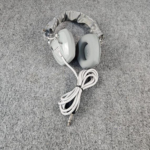 Realistic 33-195 Vintage Stereo Headphones Gray Over Ear 1/4 Inch Jack Japan