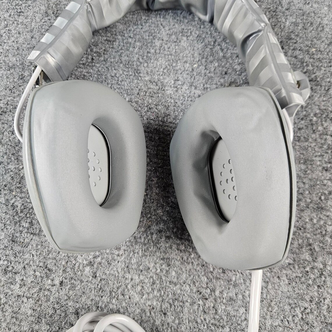 Realistic 33-195 Vintage Stereo Headphones Gray Over Ear 1/4 Inch Jack Japan, foto 4 di 5