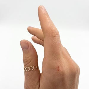 Minimalist Circle Ring Adjustable, Bubble Loop Ring Gold, Handmade Brass Ring, Open Stackable Ring, Dainty Jewelry, Anillo Círculos Latón