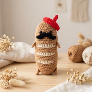 Può includere: Un set di tre tazze in ceramica con finitura opaca e macchiettata. Le tazze sono nei toni del crema, grigio chiaro e grigio scuro. Ogni tazza ha un design semplice e minimalista, perfetto per caffè o tè.