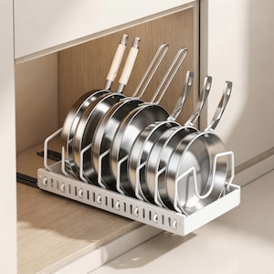 Puede incluir: Un letrero de madera rústica con el texto "Welcome to our home" en letras blancas. El letrero presenta un acabado envejecido y un diseño simple y acogedor, ideal para la decoración de la entrada.