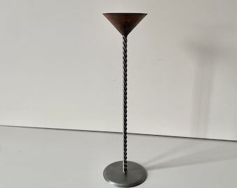 Candelabro retorcido posmoderno de metal de peltre vintage, portavelas