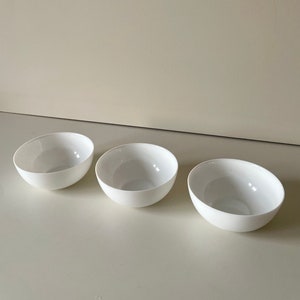 Set of 3 White Milk Glass Fruit Cereal Serving Bowls