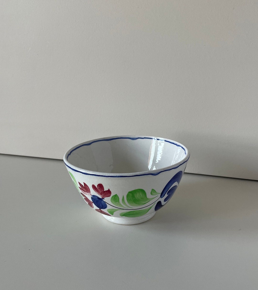 手描き陶器ボウル 脚付き アンティークの花柄手描きの小さな陶器の脚付きボウル | Allertons