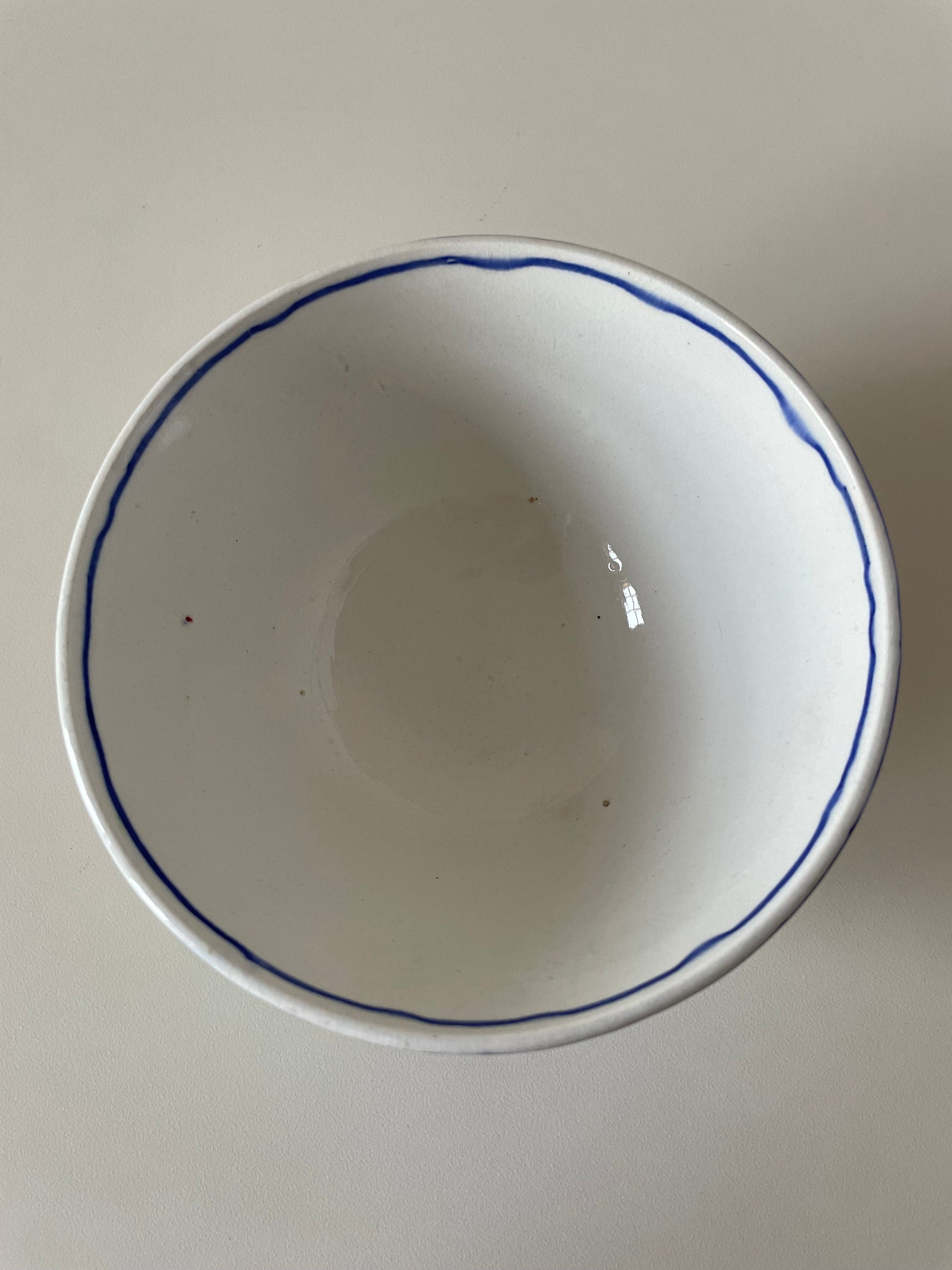 アンティークの花柄手描きの小さな陶器の脚付きボウル | Allertons