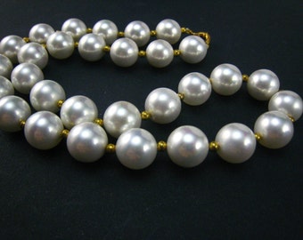 White shell pearl Necklace