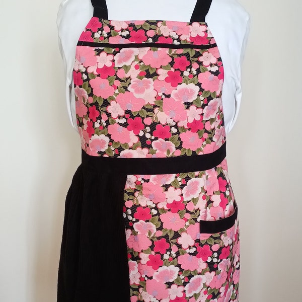 Pink flowers and black towel full apron