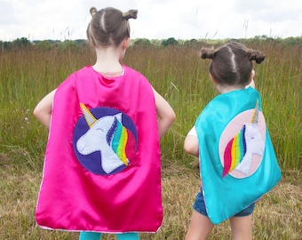 Capa de unicornio personalizable: Satén cosida a mano, ideal para niños.