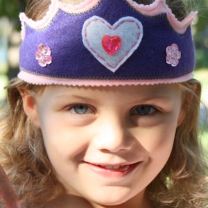 Felt Princess Crown- Perfect Christmas Gift- Heart Crown- Customize-Girls Dress Up- Pink Princess Costume