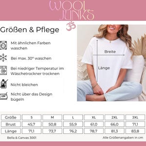 Może przedstawiać: Biały t-shirt z napisem "WOOL JUNKS" u g&oacute;ry. Obraz zawiera instrukcje prania i wymiary w centymetrach. Wymiary klatki piersiowej koszulki wahają się od 45,7 cm do 71,1 cm.