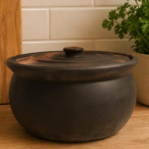 Handmade Red Clay Casserole Pot with Lid – Traditional Earthenware Cooking Pot
