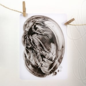 Carte postale grand format d’une œuvre de Martinefa "SIRÈNE" - 14,6 x 20,9 cm