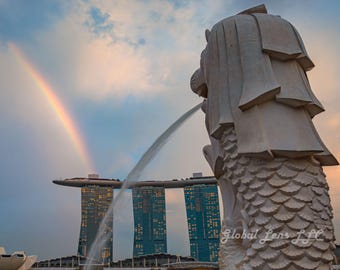 シンガポールのマーライオン噴水とスカイラインの写真、マリーナベイサンズの夕暮れの旅行写真プリント（デジタルダウンロード）