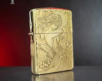 Gold Floral Muse Zippo Feuerzeug, Schmetterling Portrait Relief Art, poliertes Metall Sammler Geschenk für ihn, elegantes Sammlerstück