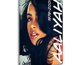 Puede incluir: Un lienzo rectangular con un retrato digital estilizado de Aaliyah con cabello oscuro, ojos marrones y labios brillantes. El texto 1979-2001 está impreso verticalmente en blanco, seguido del nombre AALIYAH en letras mayúsculas grandes y blancas.
