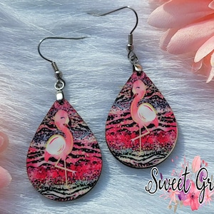 Flamingo earrings, flamingo jewelry, flamingo gifts, flamingo life, animal jewelry, animal theme jewelry, bird theme jewelry