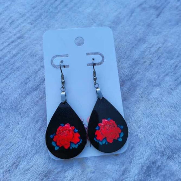 rose earrings, cute rose earrings, Black and red rose earrings, dangle rose earrings, light weight rose earrings