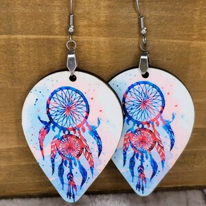 Dreamcatcher earrings, blue and red dreamcatcher earrings, pretty dreamcatcher earrings, American colors dreamcatcher earrings, dreamcatcher