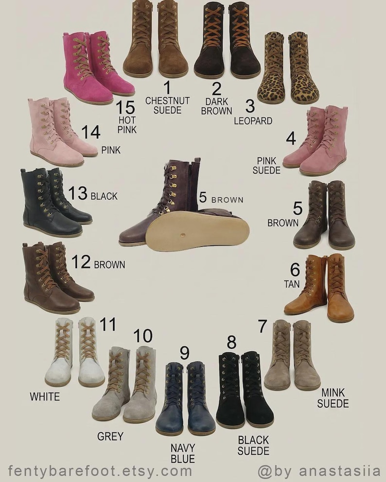 Op de afbeelding: Een collectie dameslaarzen in diverse kleuren en stijlen, waaronder roze su&egrave;de, zwart su&egrave;de en luipaardprint. De laarzen worden gepresenteerd op een neutrale achtergrond, met kleurlabels zoals "Chestnut Suede" en "Navy Blue."
