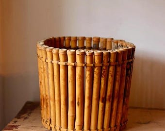 Cestino per la carta straccia vintage in bambù del sud-est asiatico / Cesto portaoggetti in bambù intrecciato / Fioriera vintage