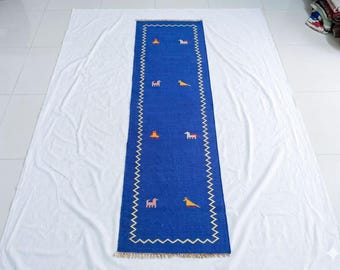 Vintage Blue Kilim Runner Rug – Handwoven Wool Tribal Hallway Runner – Geometric Animal Motif Turkish Kilim – Boho Farmhouse Entryway Rug