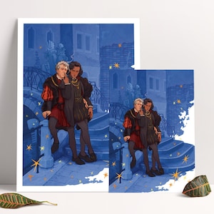 Puede incluir: Dos impresiones artísticas con una ilustración romántica de dos figuras con vestimenta histórica, ambientada en un paisaje urbano azul con estrellas doradas. Las figuras se abrazan en un puente.