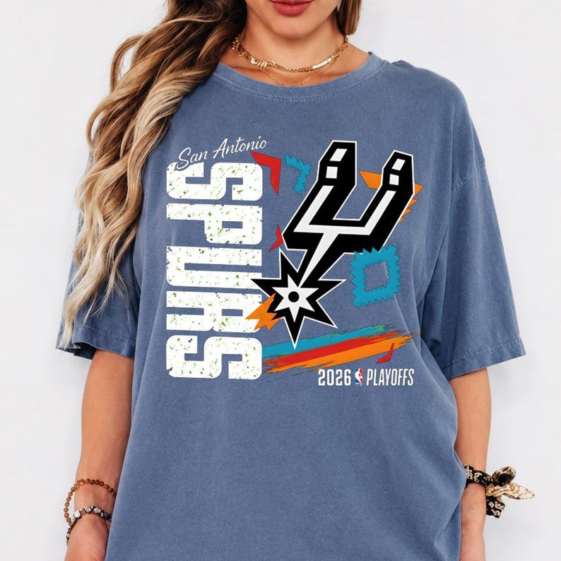 San Antonio Spurs slutspelströja i komfortfärger, vintage Spurs-t-shirt med grafisk design, basketfan-t-shirt, slutspelströja, present till Spurs-fans bild 2