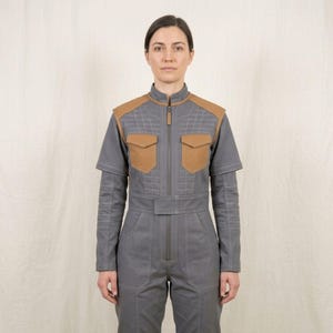 Bo Katan Cosplay Flygdräkt, Mandalorian Under Armor Jumpsuit, Anpassad Halloweenkostym, Outfit Grå Beskar-dräkt bild 1