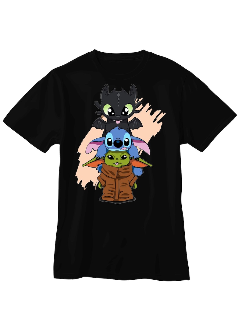 Stitch, Ohnezahn, Baby Yoda T-Shirt, Unisex T-Shirt für Männer und Frauen Bild 1