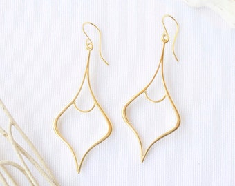 Large 18kt yellow gold plated Arabesque Style Dangle Earrings, Luxe Gold Bohemian Lantern Shape Drop Earrings, Boho Statement, 3 Micron