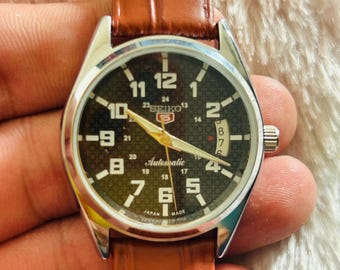 Vintage refurbished 1970 Seiko 5 Automatic Watch, Black colour Dial with Date made Japanese