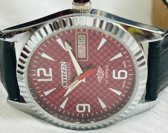 Vintage Citizen Automatic Watch, Maroon Dial with Day Date with Black Leather Band Japan 1970s
