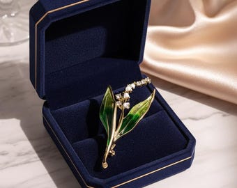 Broche Lírio-do-vale, alfinete floral em esmalte dourado com cristal, joia floral em estilo vintage, alfinete de roupa, alfinete de chapéu, caixa de presente inclusa