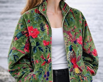 Chaqueta de terciopelo floral, abrigo de invierno acolchado suave, chaqueta verde estética, prenda de abrigo bohemia de moda.