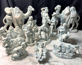 Vintage Atlantic Mold Blue/white 13 Piece Nativity Set (P2934)