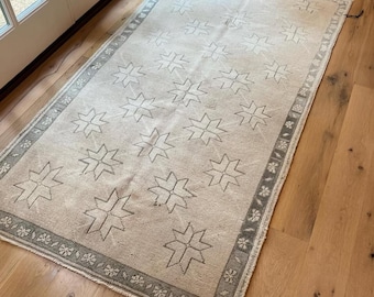 Hand Knotted Scandinavian Wool Rug Neutral Geometric Star Pattern Rug Minimalist Area Rug Handmade Nordic Carpet Farmhouse Living Room Rug