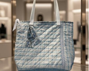 Quilted Tote Bag In Blue & White